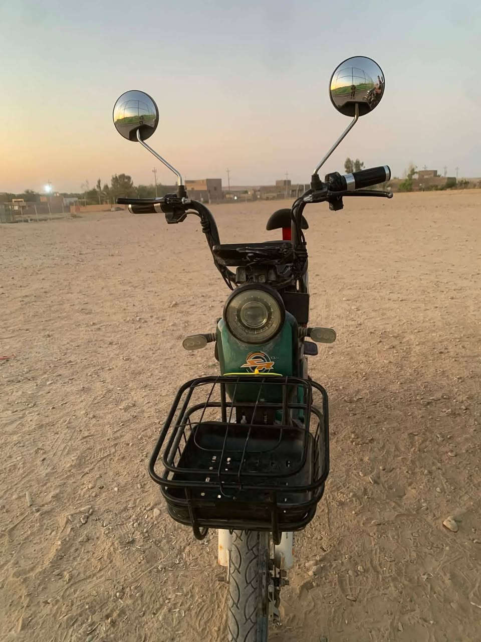 اسلام عليكم 

متاح :باسكل شحن بعده نضيف     
كلشي شغال بي مابي شي نقص 
بطاريات مالته 100%
السعر//300
مكانه الدولاب المركز الصحي 
الاستفسار:***********
