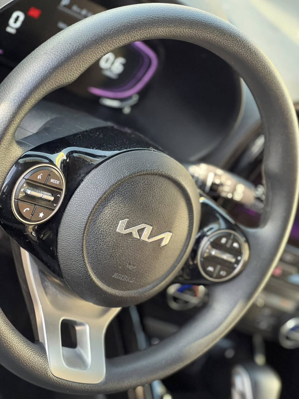 للبيع كيا صول 2024 رقم بغداد بأسمي دولي ماشيه 25 الف  ايرباك طاك وراجع السياره بدون صبغ نهائي فقط دعاميه نفس اللون مبدله مواصفات 
بصمه 
شاشه جبيره كاربلي 
شاحن تلفون لا سلكي 
كشن كهرباء مكينه 2000 دوش 
شاشه دجتل 
ويل كب 
تو كلر السيارة 
رادار امامي 
رادار جانبي 
نظام سبورت نورمل سمارت ايكو 
تبريد بيانو 
كامره دواره 
السعر ب165 وبيها مجال
الهاتف 
‭0770 714 4535‬
