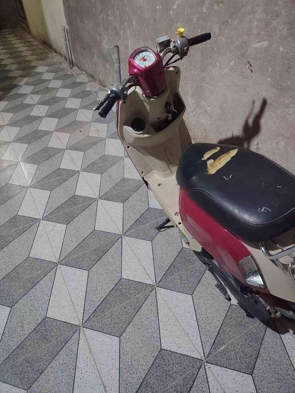 السلام عليكم دراجه بوليسي شغاله كلها كهربائيات سلف مستعجل على بيعها السعر 500 وبيها مجال***********
