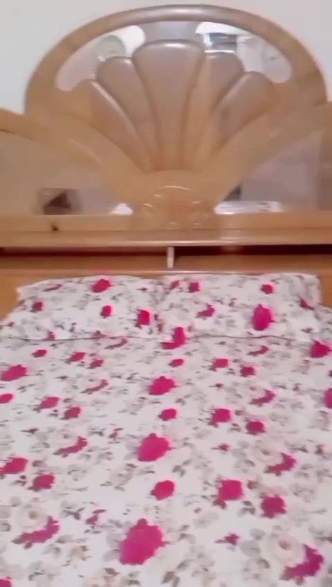 غرفه نوم صاج عراقي غراضه كامله لئن لمكان زغير سعر 450 الف يحتاجله بس صبغ شراي يتصل على هاذه رقم  ***********
