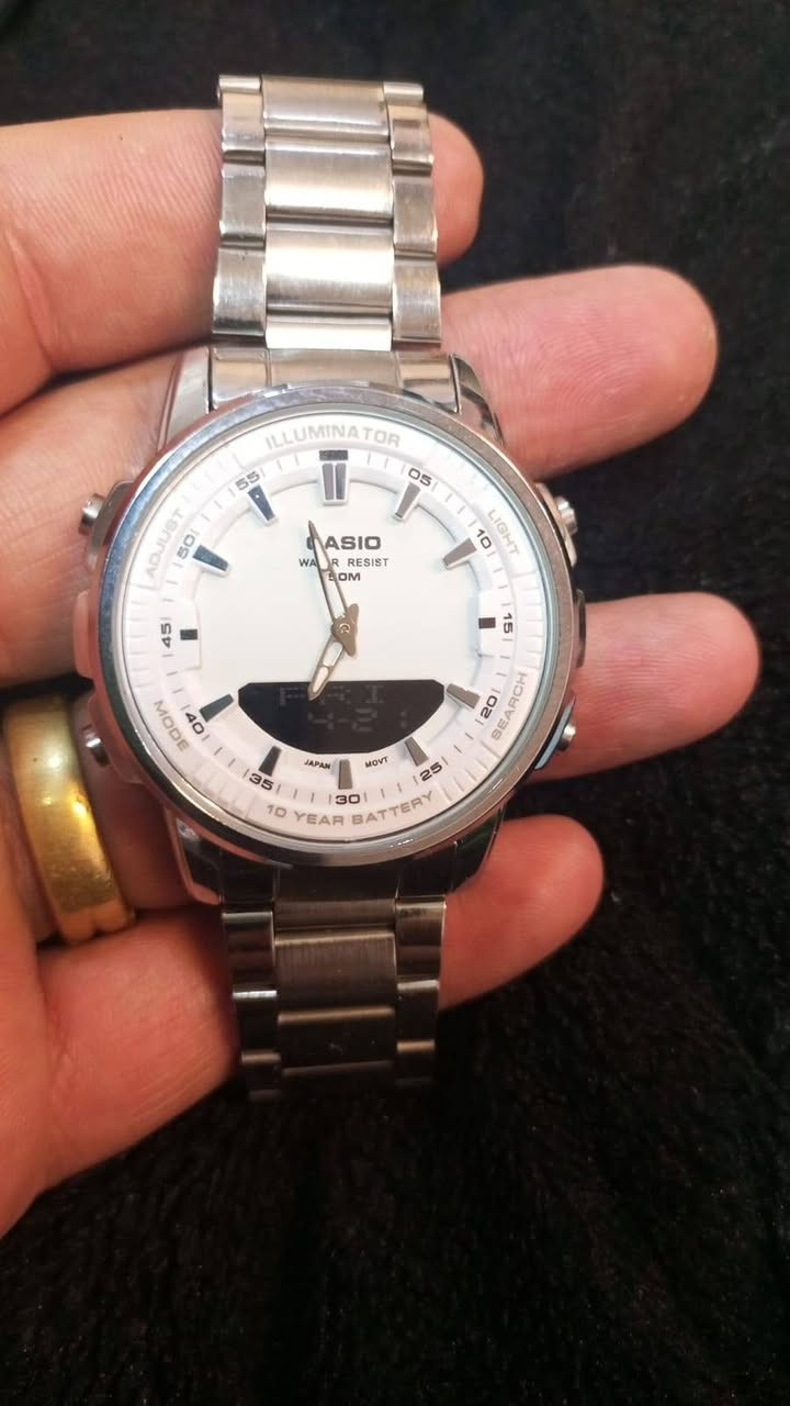 ساعة كاسيو بهذا الشكل تجنن وشغاله وضمان الفحص الي يعجبه يخلي سعر وياخذها ألف عافيه


**إذا كنت صاحب هذا الإعلان وتريد حذفه لأي سبب، رجاءا أرسل رسالة إلى الدعم الفني**