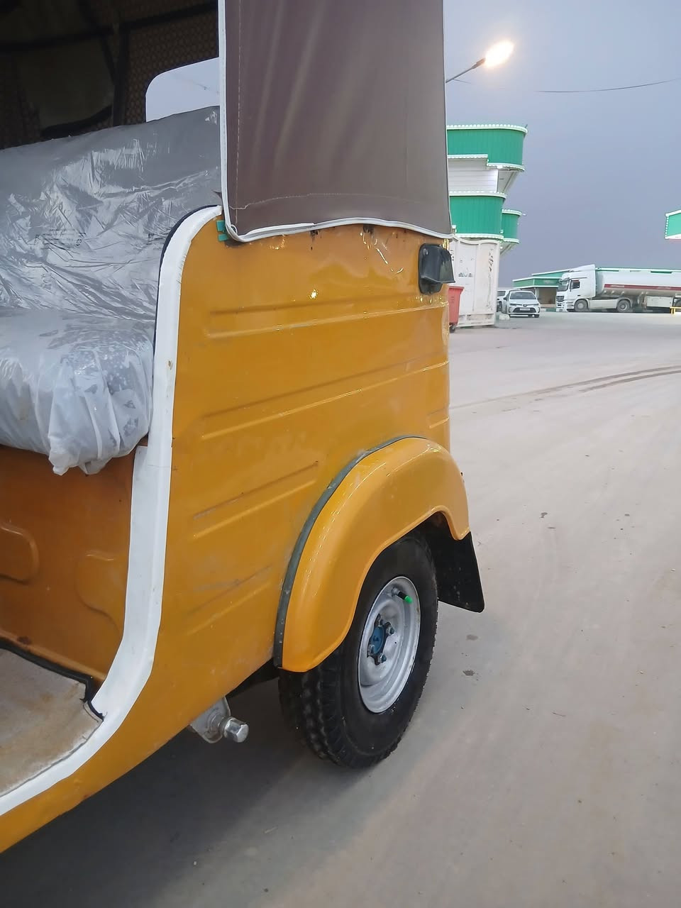 يالله تكتك للبيع 19 رقم وسنويه
السعر 5500وبيه مجال 
العماره حي الشرطه
الاسفسار الاتصال ***********....***********

خاص ما جاوي
