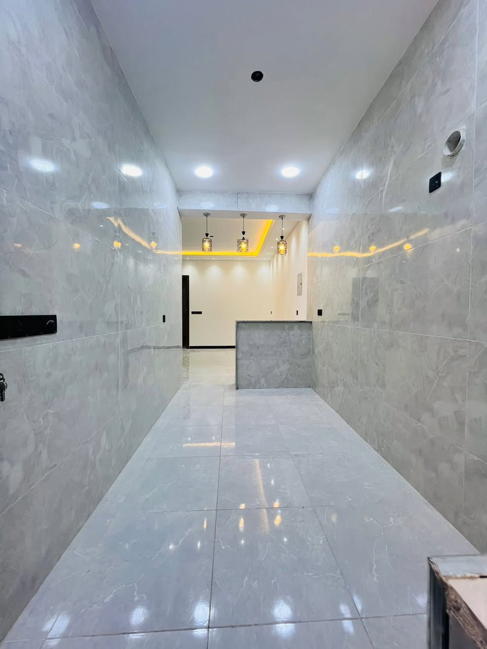 #دار_للبيع_مساحه_100متر_واجه_6_وربع_نزال_16
يحتوي على (3)غرف نوم 🛌 +ستقبال+صاله+مطبخ+صحيات عدد 2🛁 
📍العنوان بغداد الدوره مدخل البوعيثه مجمع السلطان 
طابو زراعي سند 25قرار محكمه الاستفسار ***********
***********
