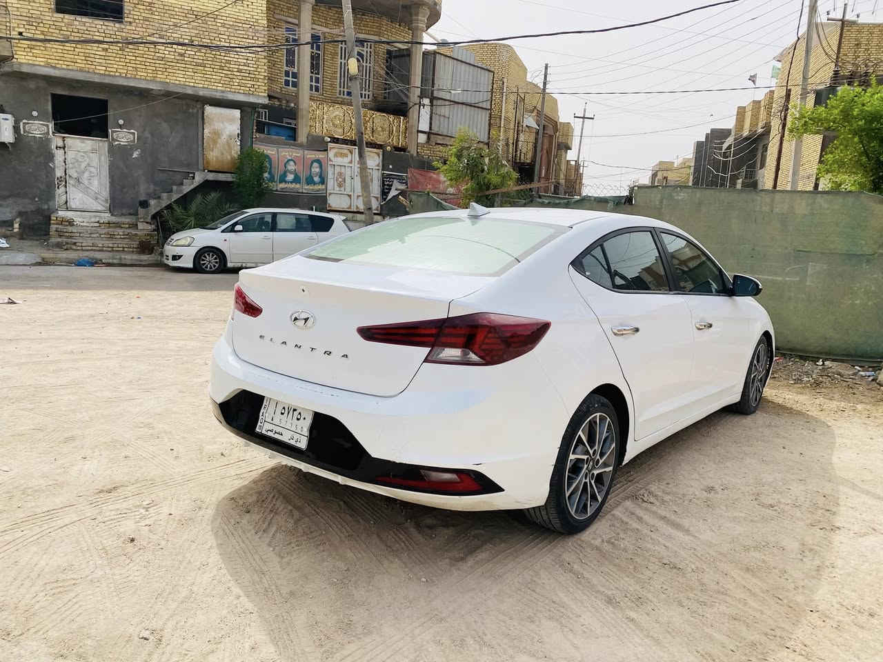 النترا 2019 وارد امريكي 
محرك 2000 دوش
كير At
مواصفات نص فول 
واتساب ***********
حادثها تبديل جاملغ وتصليح مقدمه البنيد وبيها بارد قليل
