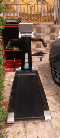 جهاز جري استخدام منزلي نضيف جدا وزن يتحمل ١٦٠كيلو دبل ماطور جبلي سعره....