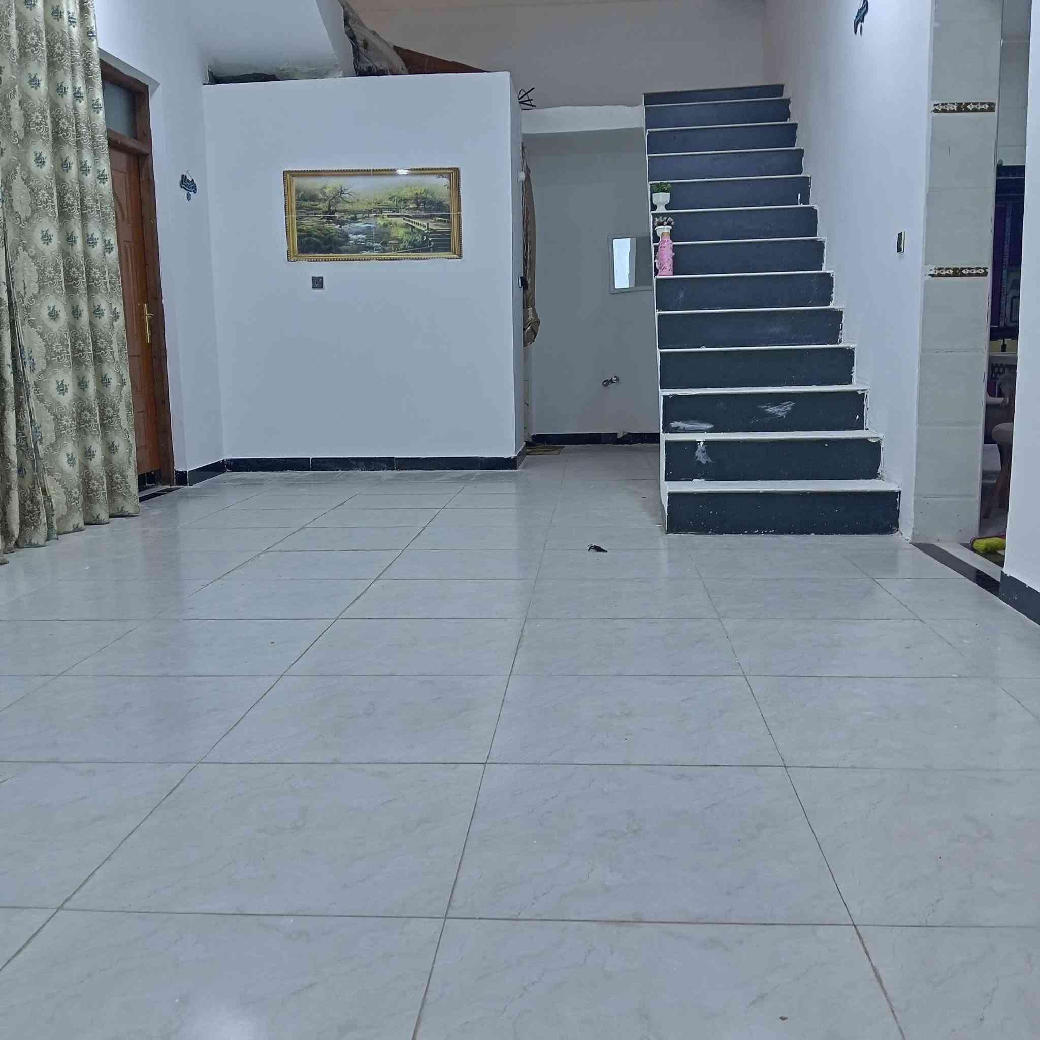 بيت جديد للبيع حي لأمين مساحته 240 م بناء ٢غرف وصاله ومطبخ واستقبال وحمام طارمه حلوه تفاصيل أكثر على رقم *********** واتسب
