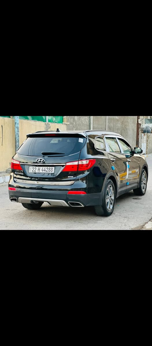 سلام عليكم سنتافي 2016
السيارة بسمي تريد وكالة تريد تحويل
وارد أمريكي 6 سلندر 3 قطع تبريد 7 راكب 
سيارة جاهزة ماناقصها كلشي تدفئة بلكشنات 
لايت زنون ابلادي تخم تاير جديد 
صدر جديد تفاصيل مرفوقه بسونار وعلما ترهم امروس 
السعر 145 وبيها مجال بسيط جداً 
للانتصال على رقمي 
‏‪***********‬‏
بغداد بسماية
