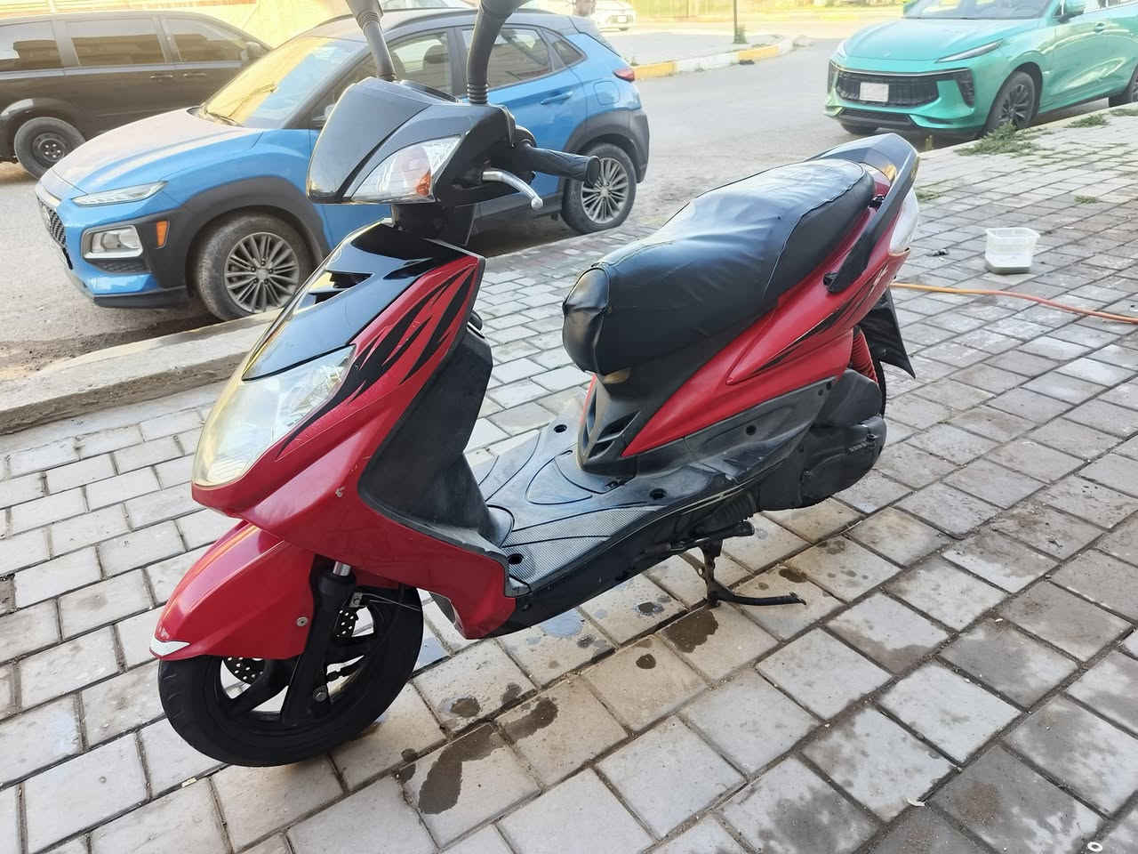 سلام عليكم للبيع
سكنس فحل ياباني 
قبق بانزين نفخ 
دراجة رمبة منزلها بيدي 
سعرها ١٢٠٠
مكاني شارع فلسطين 
***********
