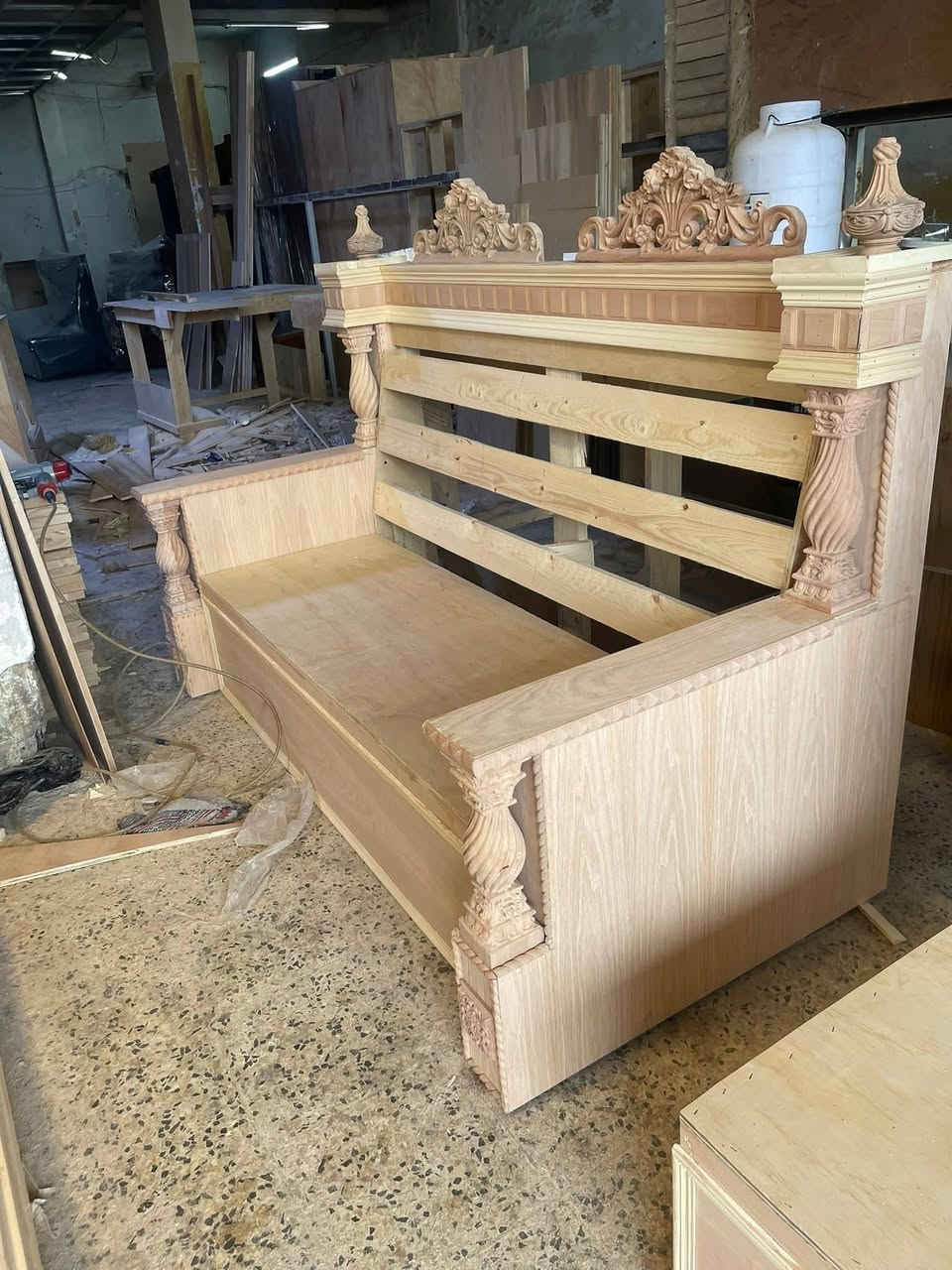 شغل حسب طلب سعر المتر 130 ضمان بالعمل الاستفسار يرجى مراسلتنا على الواتساب لتجهيز جميع موديلات باسعار مناسبه *********** العنوان السماوه الوركا معمل ومعرض سيد علي للاثاث العراقي🫡
