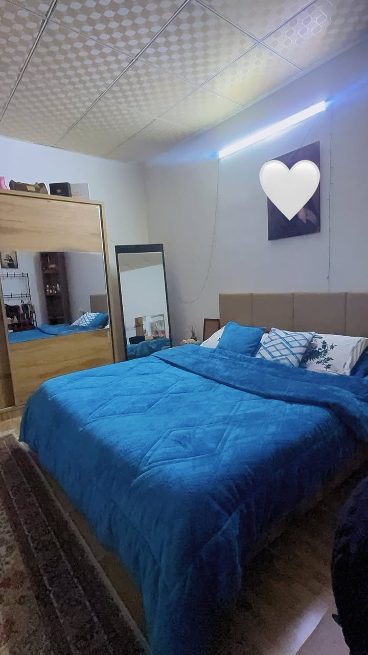 السلام عليكم اثاث مستعمل للبيع غرف النوم نضافه 50%  سعر الغرفه( 150)الف
والتخم+ سرير  الرصاصي  نضافه 80% السعر (400) الف 
الرصاصي الغامق (L)نضافه%70 ( 300)الف 
العنوان /  اربيل / مجمع الزيتون 
الرقم : *********** اسيا
الرقم : ***********كورك واتساب
