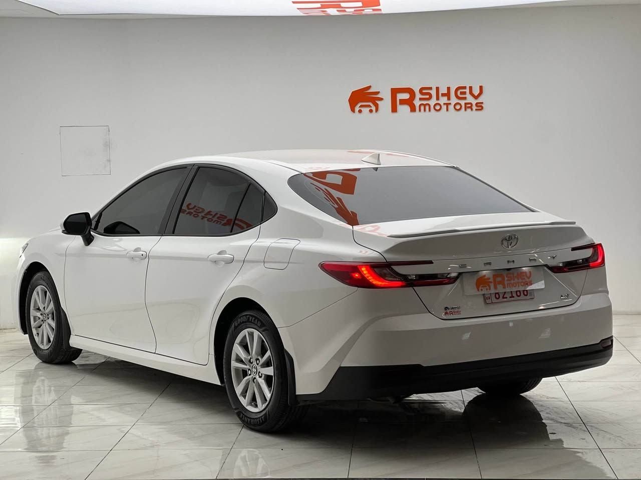 Toyota Camry 2025
تويوتا كامري 2025
مواصفات LE

مكينة 4 سلندر حجم 2.5 لتر تنفس طبيعي
ماشية 30,000 ميل و بحالة ممتازة 

ضرر السيارة جاملغ امامي و باب صبغ وايرباك سقف سستم شركة السيارة كلش حلوة و نظيفة مكفولة من كير و محرك وكهربائيات….
السيارة مامرقمة تترقم ارقام شمالية..

ب  سعر (235$) ورقة و بيها مجال للطيبين

مكان السيارة

دهوك -معرض ارشف R-Shev
رقم51 من معارض التيرمينال 

***********
*********** دهوك, العراق
