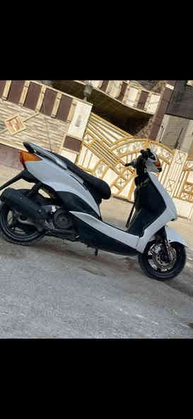 سلام عليكم ورحمة الله وبركاته من رخصة الادمن سكنس نثيه 110للبيع نضيفه كلش حلوه أمانة الله مثل الي بل صوره طبق الأصل السعر 450وبيهه مجال للطيبين المشتل شارع الجامع ***********واتساب وبيك خير ودلل
