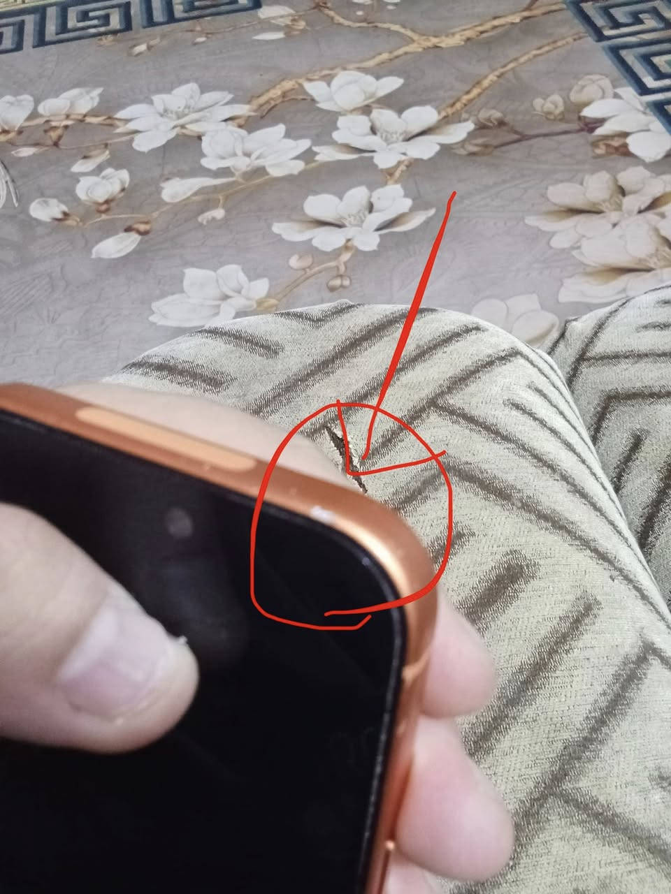 I PHONE 17pro max 256 e Sim
ايفون ١٧ برو ماكس شريحه الكترونيه 
بطاريه ١٠٠٪؜ بعده بلضمان 
بي شخط واحد بلشاصي مثل ما موضح بلصوره 
السعر ١٨٥٠ وبي مجال ولحد يكسر حلال عالم …
مكاني كربلاء 
***********
