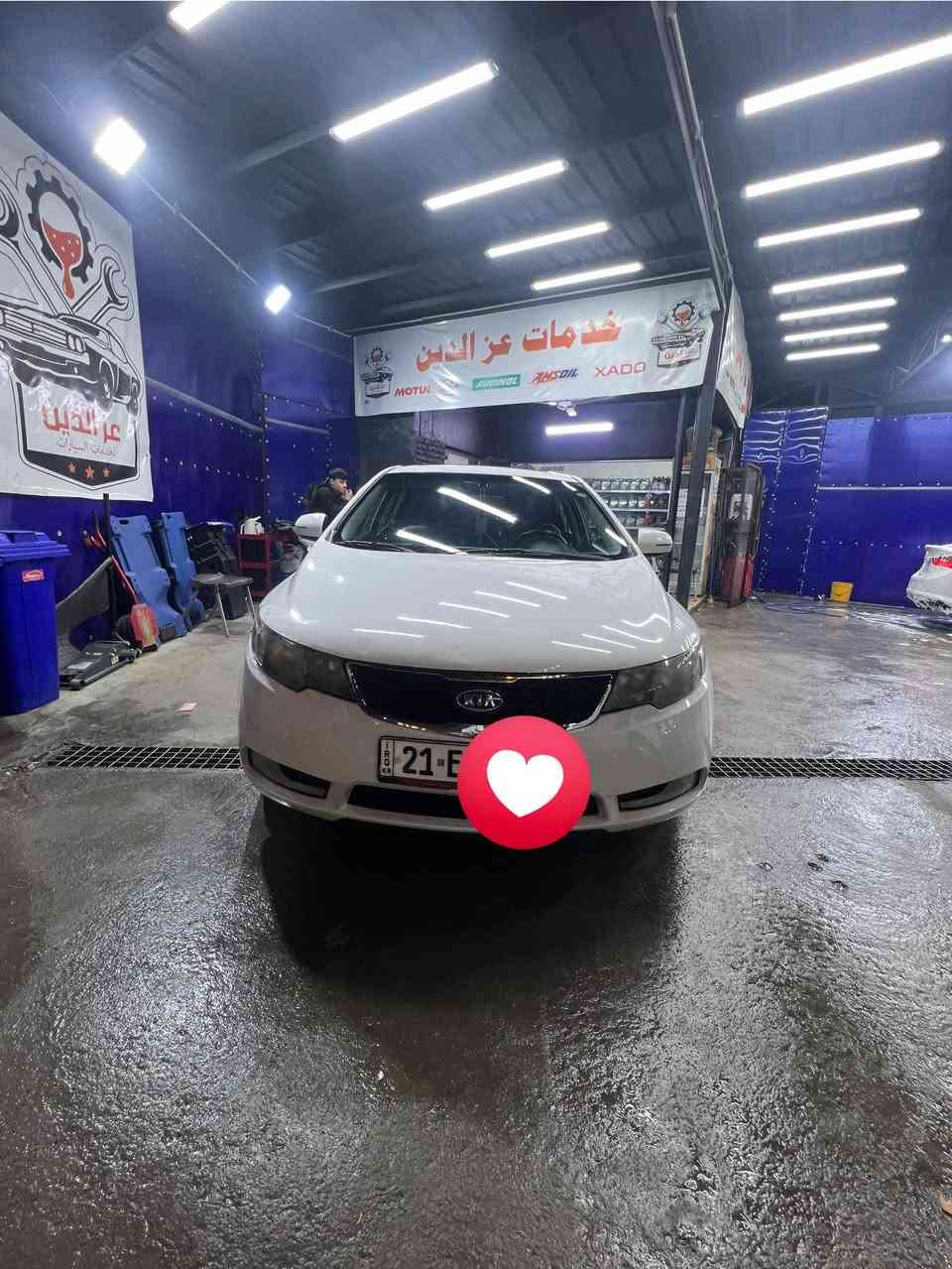 السلام عليكم ورحمة الله 
سيراتو 2013 فول مواصفات 1/1
بصمه تشغيل وبوب اشاير بالمري داخليه وخارجيه كامره خلفيه شاشه ايرباك عدد واحد بالستيرن 
شفتات كير 6 نمر عادي واتو فتحه بلوجكترات ام الشريط مو العاديه دعامايات طالعه مصبوغه بالسونار لان جديده السونار موجود بالصور الصندوك مالتها موجود يرجع ع البارد شغلته بسيطه وحاليا عليها صندوك مال فورتي ماشيه 190.000كيلو 
داخلها مدوشم اسود ورصاصي الاصلي مالتها قماش نضيف غرفتها الداخليه نضيفه ميحتاجلها حمام الشكل هاذه مرغوب عكس الاحدث السعر95 وبيها مجال للطيبين للاستفسار ***********
