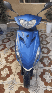 للبيع دراجة اكزز حديث سعره 1250 مكاني بغداد المراسله او الأتصال 077226...