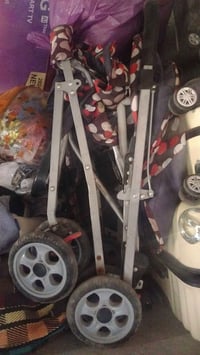 عربانة طفل • استخدام قليل • البصرة