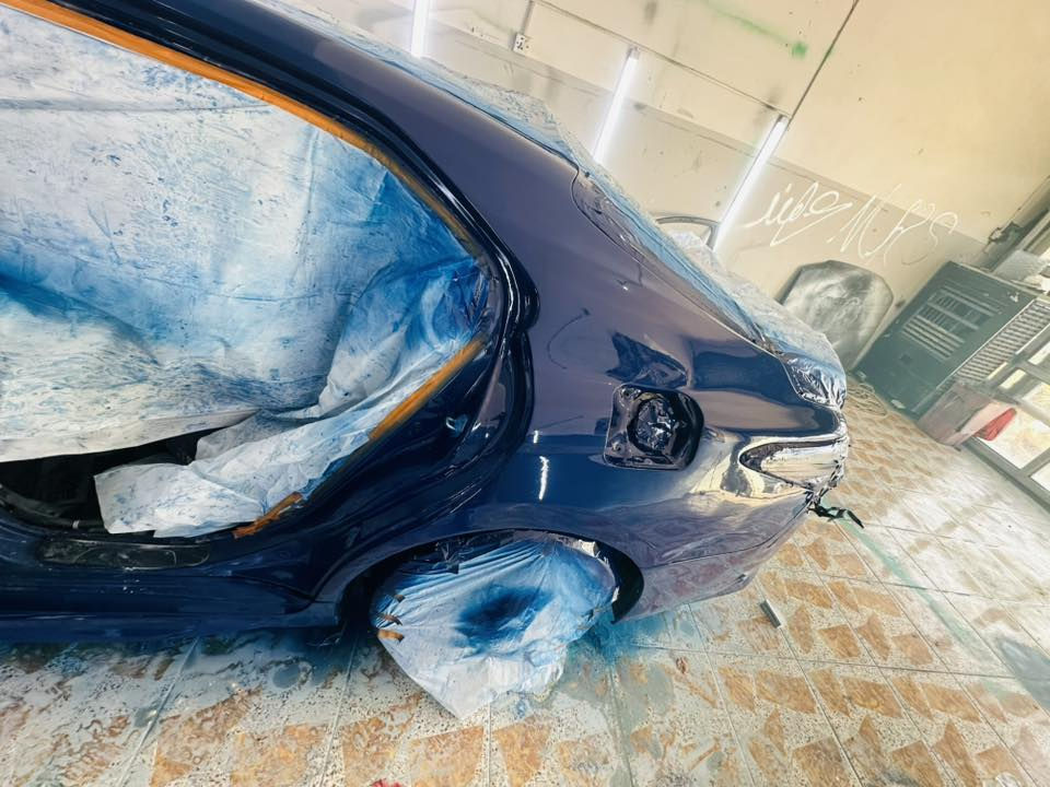 سلام عليكم صبغ سيارات بوليش جلي لايت البوليش العالي ٦٠ الناصي ٥٠ مع جلي لايت وبك لايت وتكحيل بوليش بمواد اصليه الاماني الصبغ حسب الطلب ماكو سعر ثابت حسب القطعه والشغل الي بسياره صبغ الحديث والقديم جلي لايت ١٥ الف مكاني كركوك خضراء شارع البنزين خانه صلوحي العبيدي قرب جامع اهل البيت الاتصال ***********
