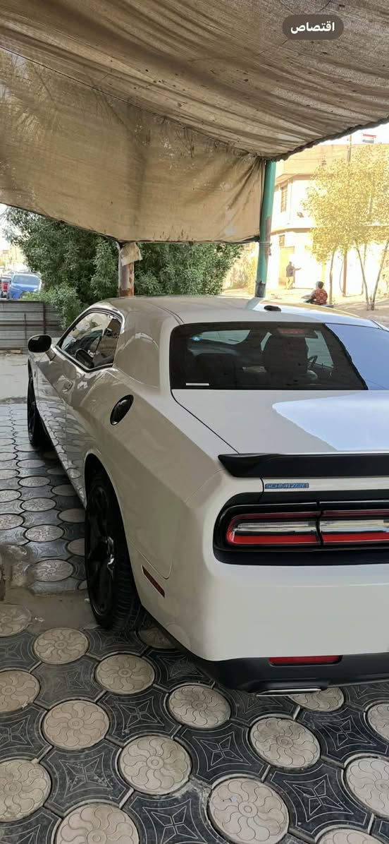 السلام عليكم
#جالنجر_sxt للبيع 
موديل 2023 أخر اصدار 
♦️ فتحة سقف 
♦️كشن كهرباء
♦️مثبت سرعة 
♦️شاشةوسطية
♦️كاميرا خلفية 
♦️عداد المسافة 19.800 
♦️محرك ٣٦٠٠
♦️ بدون صبغ او تبديل "شرط السونار
♦️حادثها دعامية خلفية فقط ومبدلة بوحدة بلادية 
♦️دعاميات مغلفات ppf
♦️لون ابيض ويل أسود 
♦️ رقم بغداد _ دولي بأسمي شخصياً
♦️مكانها بغداد الدورة 
♦️الهاتف / *********** + واتس اب 
بيها سونار من المندلاوي + صور الطخة مال أمريكا 
الجاد يتواصل وياي لمعرفة السعر .
♦️السيارة بحالة الوكالة دون أي نقص
