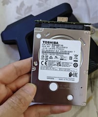 هارد توشيبا 1tb مع راك اكسترنل  65 قفل علفحص مستخدم فقط نقل بيانات مرت...