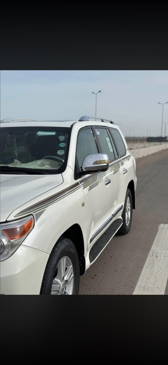 لاندكروزر ٢٠١٠ سعودي اصل مكفول 
***********
