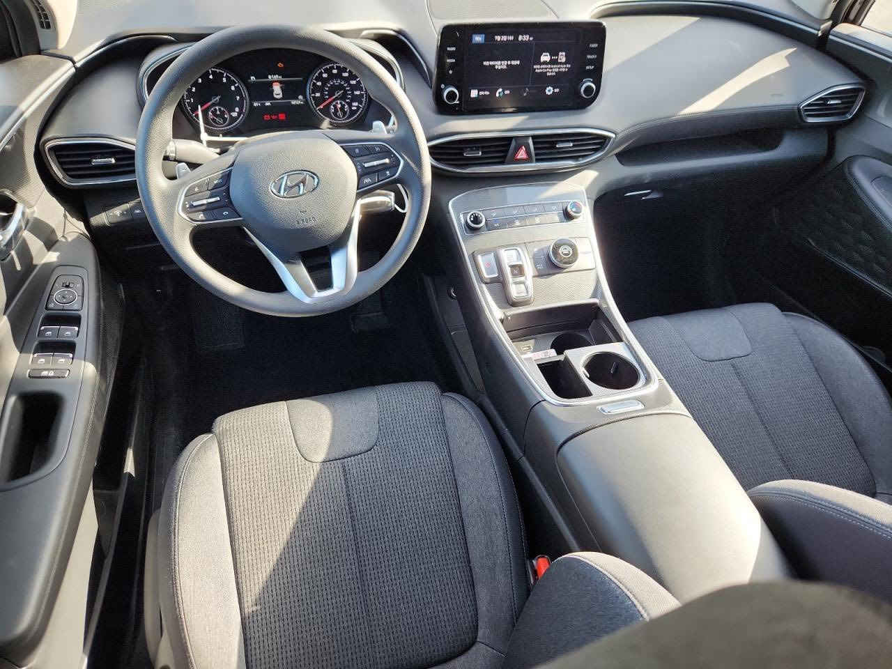 🚘 للبيع: هيونداي سنتافي 2023 SE
الموديل: 2023
 اللون:gray (مميز)
 المحرك: 4 سلندر2.5
 المقاعد: 2 صفوف (5 راكب)
🔹 المواصفات الأساسية:
 ويل ميثال قياس 18 إنج + إضاءة LED نهارية.
 شاشة لمس تدعم Apple CarPlay و Android Auto لاسلكياً.
 كاميرا خلفية عالية الدقة.
تبريد قطعتين 
المقاعد الأمامية تدفئة 
تدفئة ستيرن 
[السيارة مرقمة اربيل تحويل ثاني يوم ]
🛠️ تفاصيل الحادث والوضعية:
 الإيرباغات: سليمة بالكامل 100% (شرط الفحص).
 الضرر: [فقط الي موضح بالصورة بالعراق وضرر امريكا شبه معدوم السيارة نظيفه 100٪؜] قطرة صبغ ما بيها 
رقم الشاصي:[18D 5NMS14AJXRH648721]
رقم الهاتف :***********
المكان :صلاح الدين تكريت 
السعر :202وبي مجال
