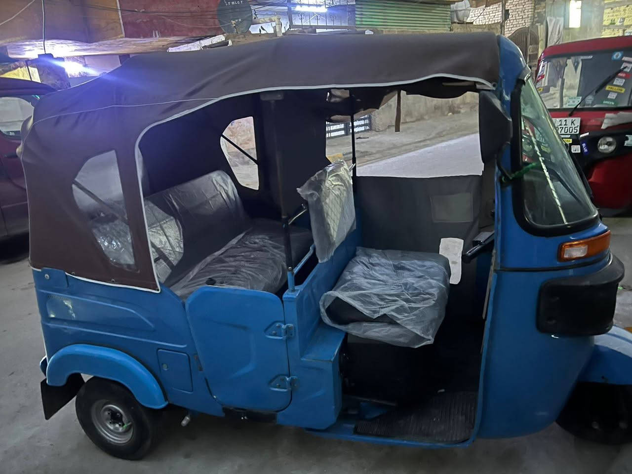 سلام عليكم تكتك موديل 21شهر8بيه لغد وصفحه مصبوغ شرط تحويل رقم بغداد سعر 7و100وبيه مجال عنوني حي الكوفه شارع الضغط***********
