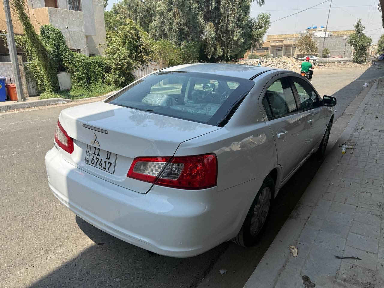 كلانت 2011 فول مواصفات سياره بيها جاملغ وشويه من الباب اثر طخه بدون دواخل السعر 110 وبيها مجال حك الجيه 
***********
