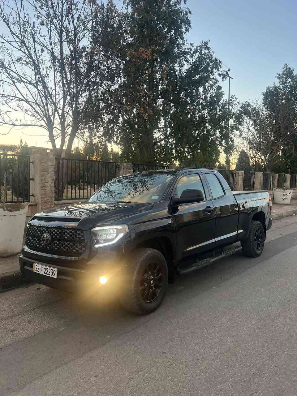 سلام عليكم
تويوتا تاندارا 
٢٠٢١ 
٣٨٠٠٠ ماشي 
مواصفات sr5
رادار اوتو ستوب كشن كارباي دوسة بيلادى ويل اسود بلكتوب لايت ليد  …. 
ضرر كلش بصيت جاملغ طرف سايق مضروب بس  بابين و جاملض صبغ 
٢٩٠$ بي مجال 
سنوية جديد  تعويل نفس يوم 
***********
