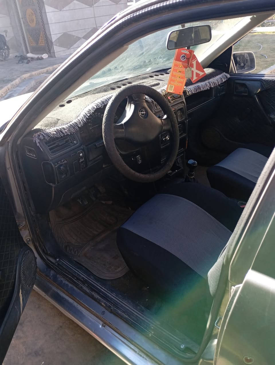 السلام عليكم
أوبل فكترة للبيع موديل 91 
محرك 1600 وگير عادي
محرك وگير خير من الله 
كهربائيات كلهة شغالة 
رقم السيارة ألانبار مشروع وطني بسمي تحويل ثاني يوم 
السعر 30 وبيهة مجال 
رقم صاحب السيارة ***********
