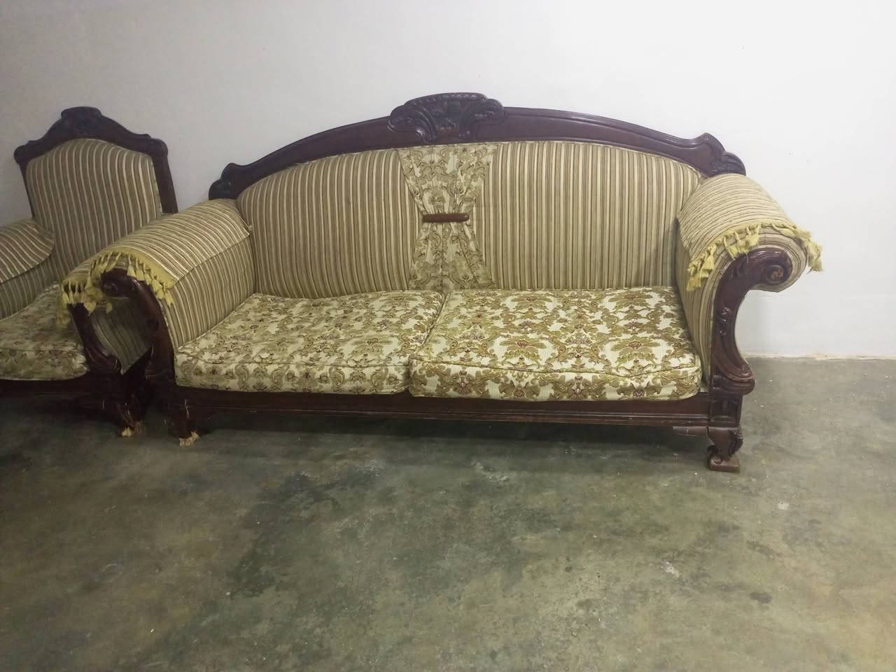 قنفات ملكي 6قطع سعر 150وبي مجال ***********
