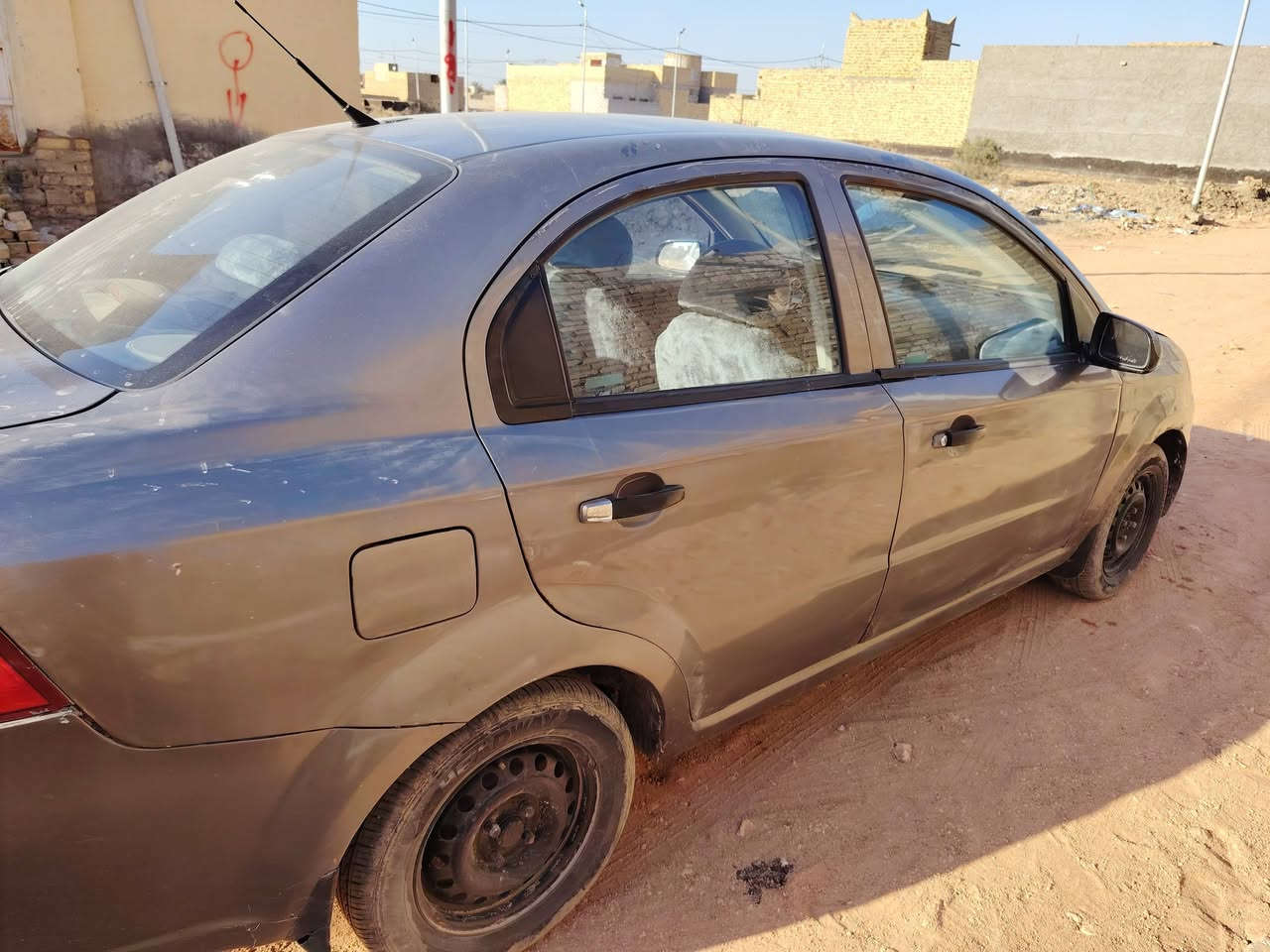 سلام عليكم افيو خليجي 2007 مكفوله سياره بيه صبغ حزام جماليه شرط بدون ضربه  محرك كير بشرط رقم بابل تحويل ثاني يوم تبريد عوزه كنبريسر  مكان السياره الديوانيه قضاء الحمزه الشرقي السعر 48 وبيه مجال رقم الهاتف ***********
