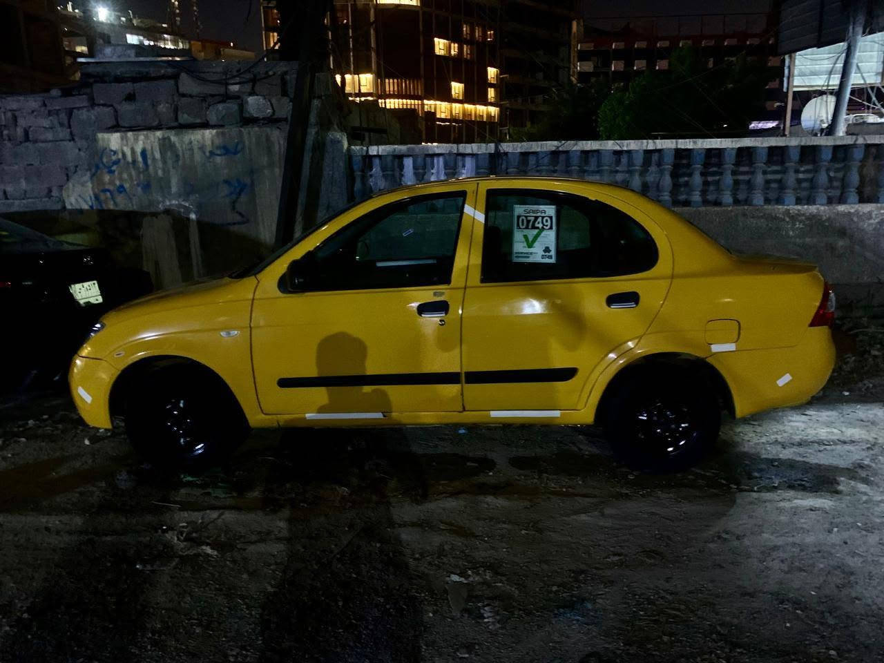 طيبه 15 رقم بغداد ألجديد مصفره هيئه وغرامات هزه جديده السياره نظيفه بيها طخه بالباب الخلفي مشتغلينها ع البارد وجاملغ خلفي كد شبر بقبق البنزين باقي السياره كفاله كير محرك خير من الله للبيع او المراوس السعر 36 *********** مكاني بغداد كراده
