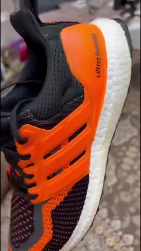 🔥 وصلت نوادر البالة الأمريكية إلى بيج السيد 🔥

👟 أديداس ألترا بوست (UltraBoost)
📏 قياس 44
📐 طول القدم 28 سم
✨ نظافة ممتازة جدًا ومن نوادر القطاع، بالة أمريكية أصلية بجودة عالية.

إذا كنت تبحث عن الراحة، الأناقة، والأصالة… لا تفوّت الفرصة، فالقطعة مميزة والكمية محدودة.

📲 للحجز والاستفسار: ***********
📍 العنوان: بغداد – الحرية الأولى (باتا)

بيج السيد… حيث تجد أرقى الموديلات وأفضل الماركات العالمية بأسعار مميزة. 👌🔥
