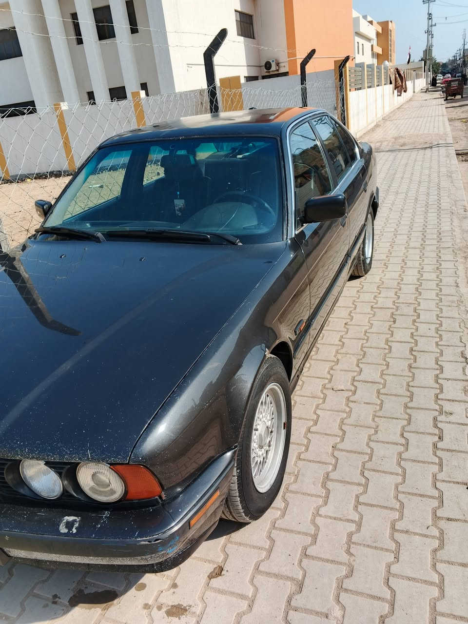 السلام عليكم ابيأم 525اللبيع  مديل 1991 مكينة مسكر حدادية/100/تخم تاير جديد كير جديد شرط  /مكاني ميسان العمارة ***********/السعر 55
