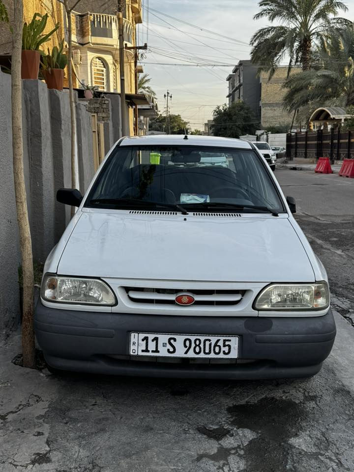 السلام عليكم سايبة بيضة للبيع رقم بغداد الجديد تحويل ثاني يوم بيھﭑ اماكن رصعات وبارد مكينه وكير مكفولات ماشية 147 الف 
موديل 2022
مكاني بغداد العطيفية 
السعر 63 ورقة وبيهه مجال بسيط
***********
