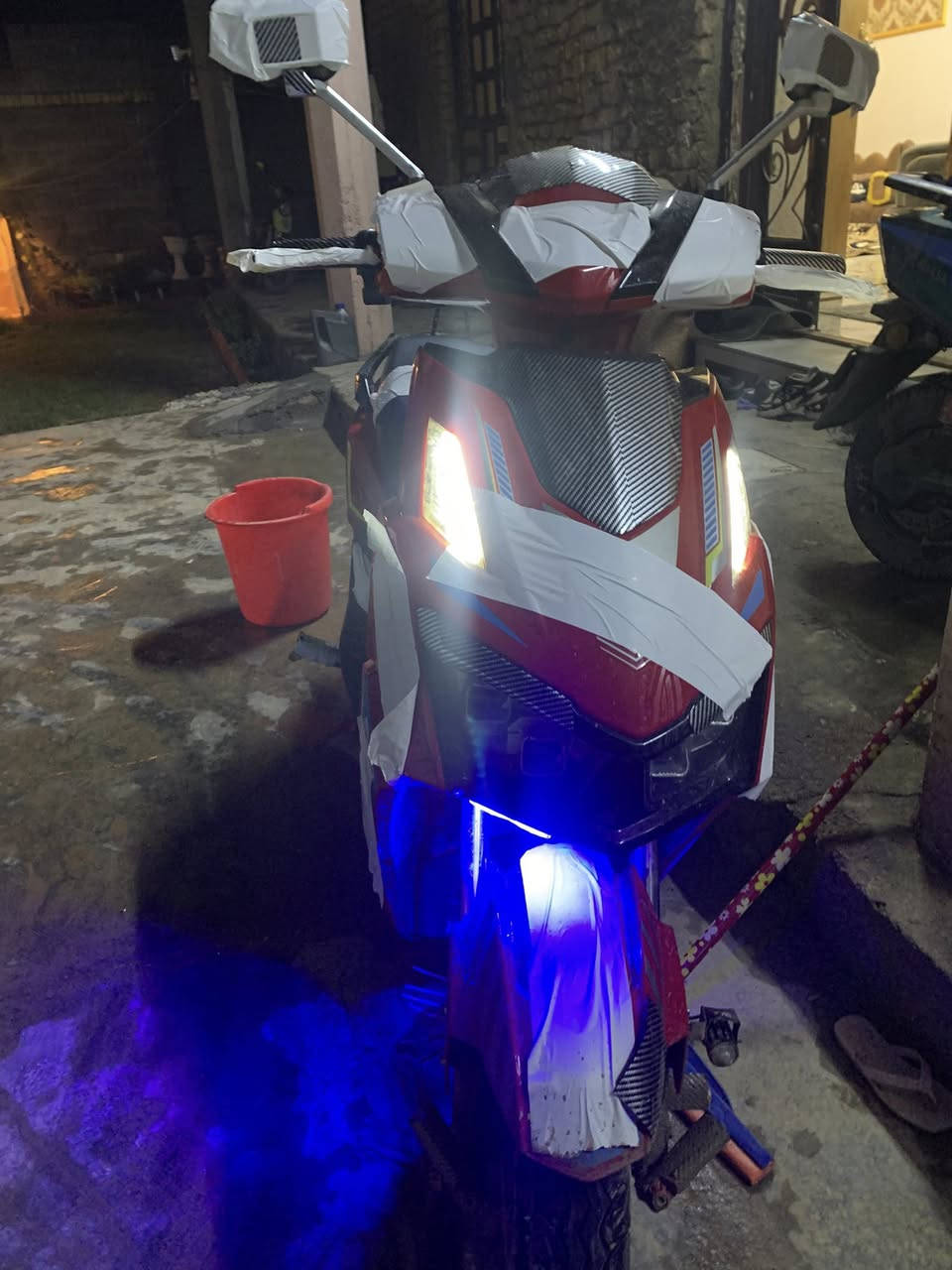 السلام عليكم دراجه شحن ٦ بطاريات بعده نضيف حيل بطاريات يقرن ١١ 
بيع مستعجل السعر ٥٠٠ وبي مجال بسيط 
***********
موجود اتصال فقط ع الخط
