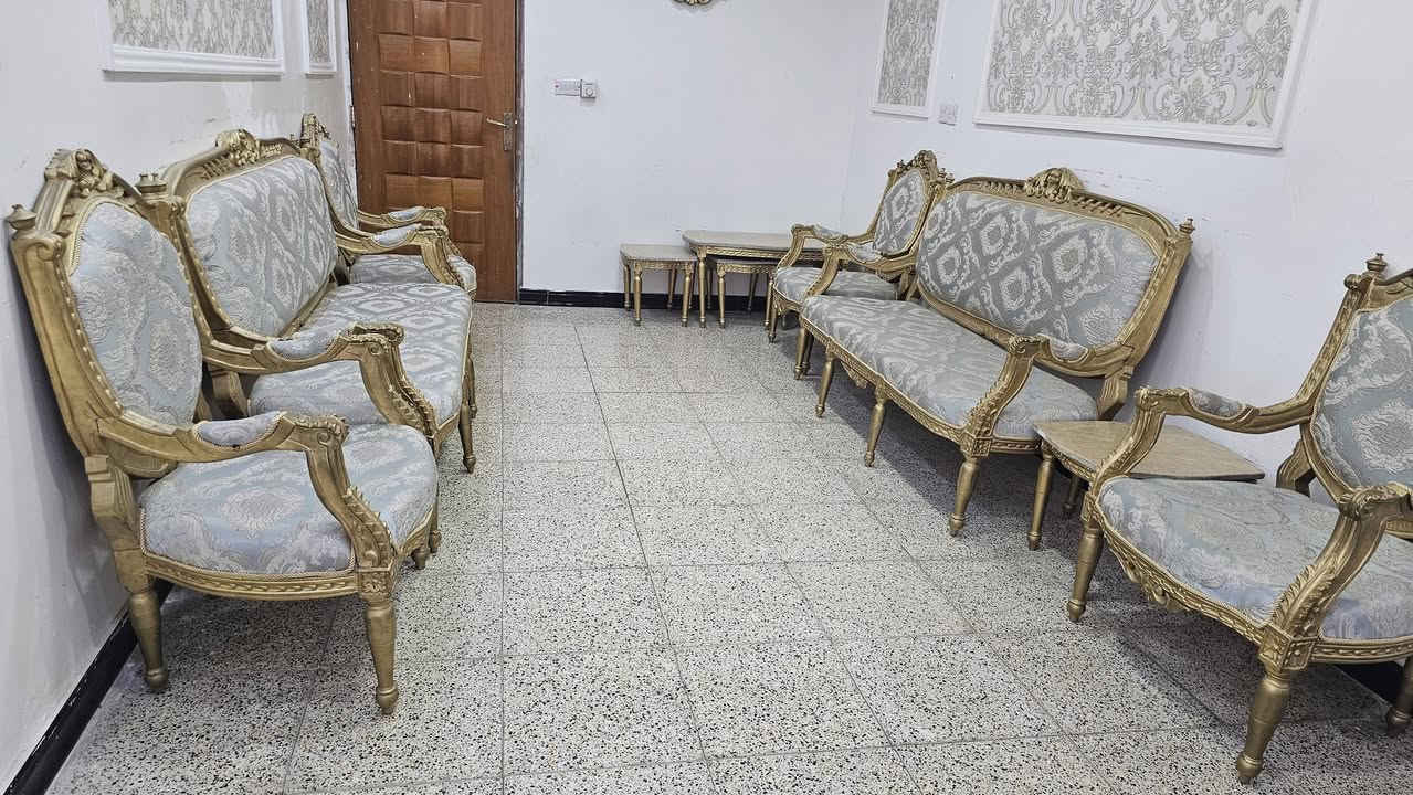 السلام عليكم
متوفر عندي تخم بسيوني شغل مصري للبيع نضيف 
متكون من 2 قنفه و 4 كراسي 
و ميز واحد كبير و 4 طبلات

هذا رقمي موجود بي واتستاب
***********

العنوان بغداد منطقه الشرطة الخامسه
