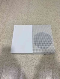 ورحمه الله وبركاته اخواني بلي اكس بوكس وان للبيع بلي جديد ونضيف كلش وم...