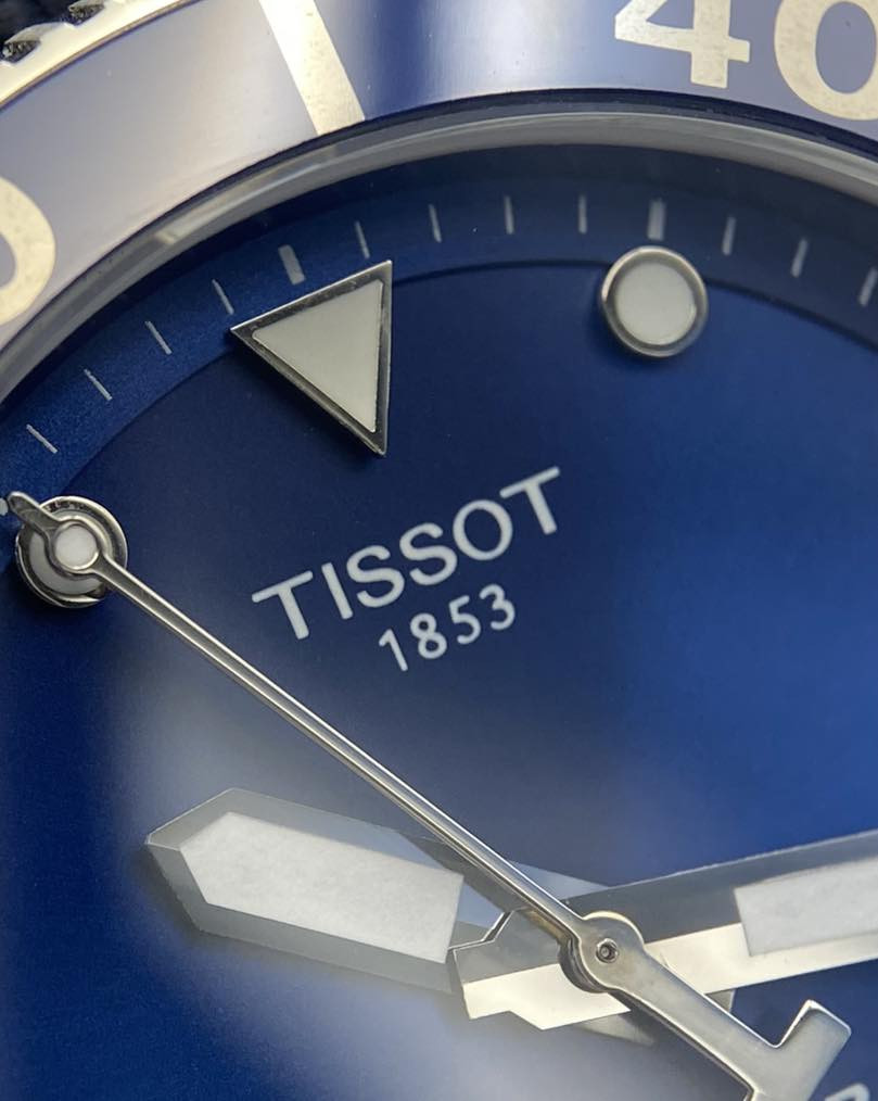 Tissot
Seastar 1000 Powermatic 80 - Nivachron Edition
اوتوماتيك 
قفل بحري مقاومة ٣٠٠ متر 
رنگ دوار من السيراميك 
#tissot #seastar #siwsswatch


**إذا كنت صاحب هذا الإعلان وتريد حذفه لأي سبب، رجاءا أرسل رسالة إلى الدعم الفني**