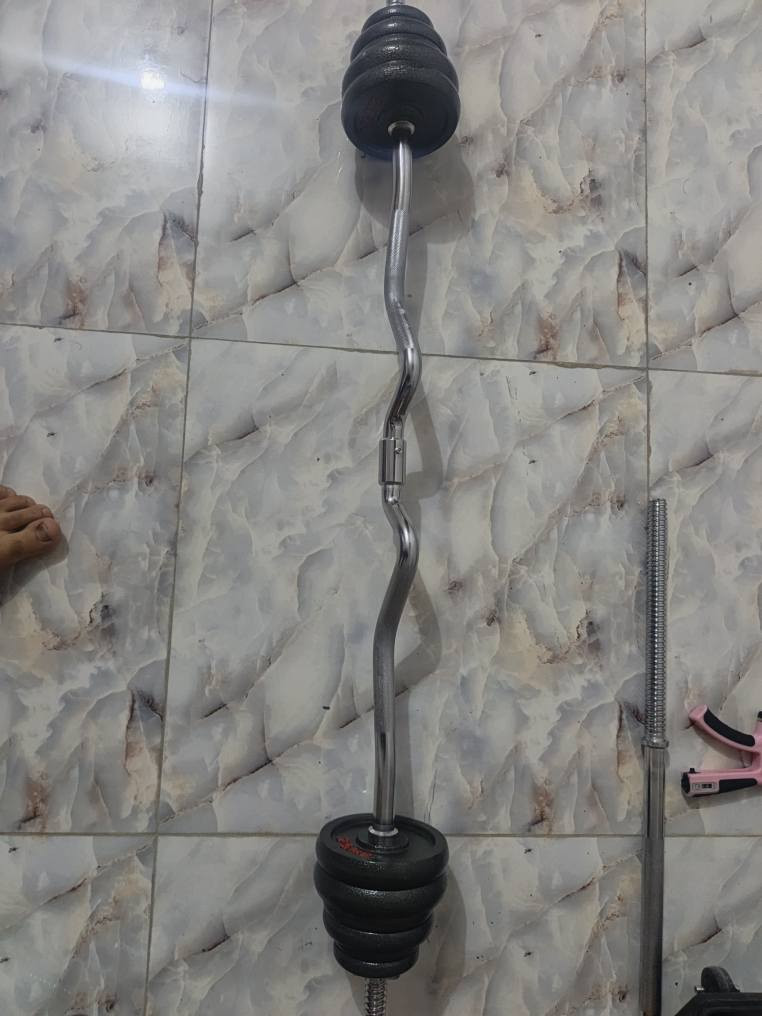 جنطه حديد وزن ٦٠ كيلو شفت عدل وشفت زد ودمبصات وأقراص وشرط جديده توني ماخذه مكاني  الشراي يتصل ***********
