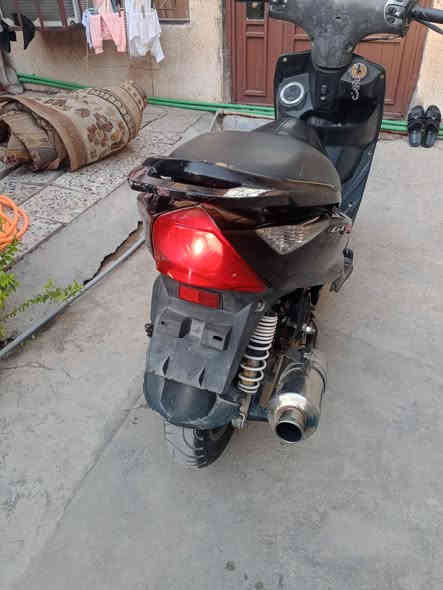 ماكس ثعلب سرعة 140 مكينة لا تنقيص ولا تبخير ولا نضوح بوشة58 رياضي شلعة معدل الدراجة نكرة بي وقت سلف هندر كهربيات كلها شغالة كابرتر اصلية كفرات ابلادية السعر400مكاني بغداد حي الجهاد ***********
