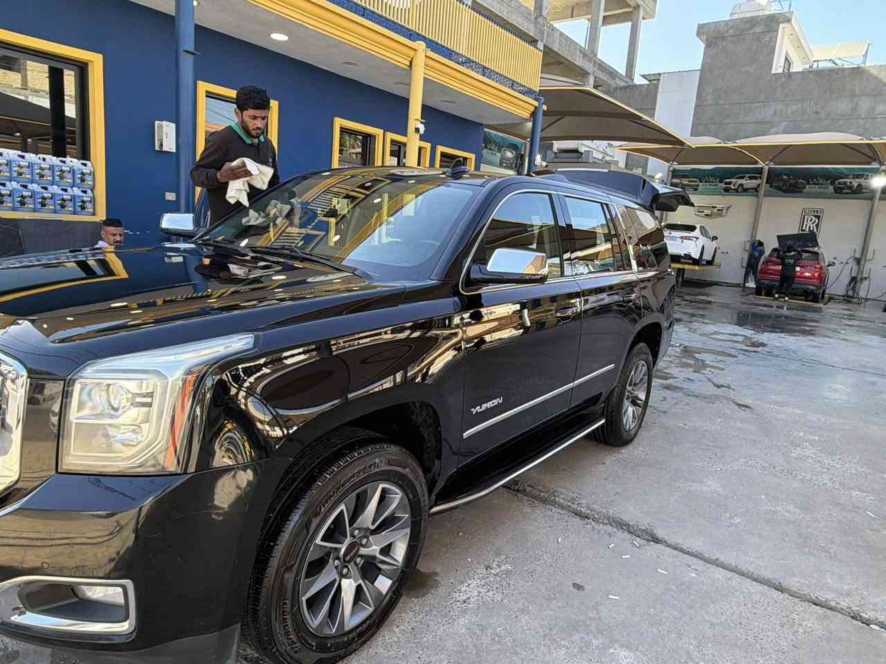 � للبيع | GMC Yukon موديل 2020
✨ فول مواصفات 

📍الممشى: 150 ألف كم

✅ محرك وجير وشاصي بحالة ممتازة

✅ ضرر خفيف مرتب بدون أي دواخل

✅ تبريد ممتاز واستخدام يومي مريح

✅ داخلية نظيفة جداً

✅ شاشة + كامرات + حساسات

✅ تشغيل بصمة وستارت

✅ مقاعد كهرباء وتحكم كامل

✅ فتحة 

✅ السيارة جاهزة وما تحتاج أي مصروف

سيارة مرتبة ومعتنى بيها من كل النواحي، والفحص بأي مكان تحب🌟

للاستفسار والسوم عالخاص �

***********

السعر34.000$
