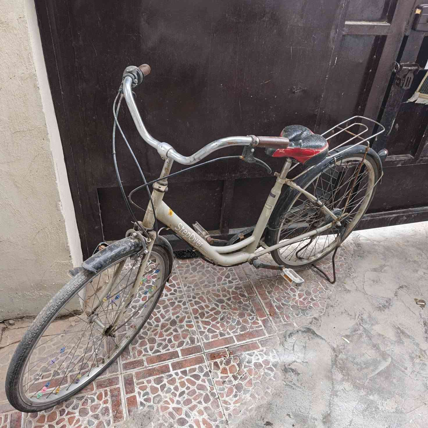 السلام عليكم عندي مكينة فراشة ما اعرف شنو الخلل البيها ابيع على وضعها ب35 ومرشحة شغالةبس يرادلها تنضيف ب50وبايسكل حجم 26شغال كل شي مابي ب75وكلهم بيهن مجال


**إذا كنت صاحب هذا الإعلان وتريد حذفه لأي سبب، رجاءا أرسل رسالة إلى الدعم الفني**