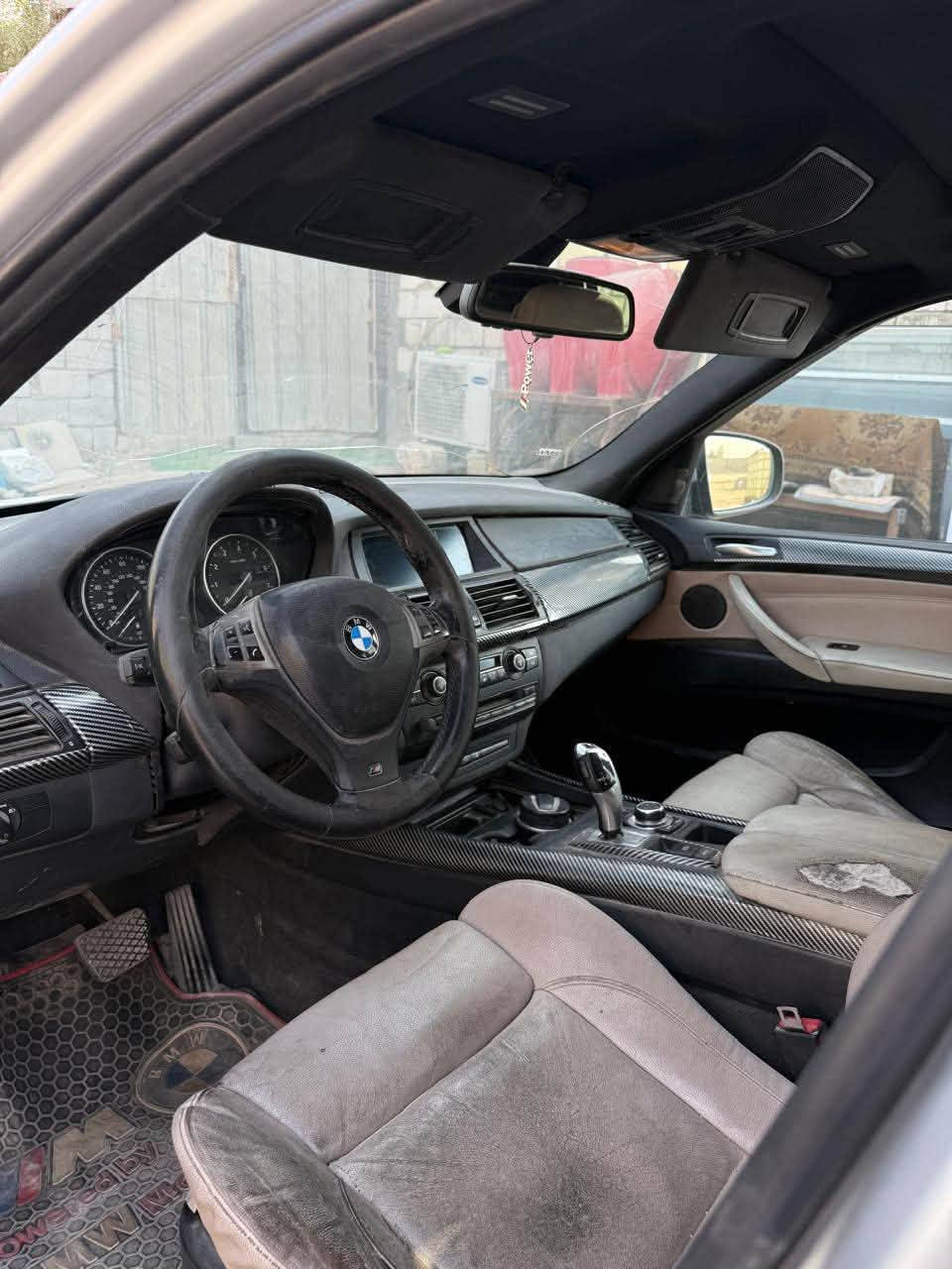 سلام عليكم 
للبيع او المرواس حسب القناعه 
موديل 2012 bmw x5  سبعه راكب
محرك n55 سته سلندر توربو كير ٨ نمره 
فول مواصفات 
حساسات امامي خلفي كامرات 360
كشنات الامامي تدفئه 
فتحه سقف بنوراما 
لايتات زنون داينمك 
بصمه 
جنطه كهرباء 
دبلات الخلفيه جوب 
حادث دعاميه اماميه فقط 
سعر 135 و بيه مجال مكان بغداد 
*********** موجود واتساب
