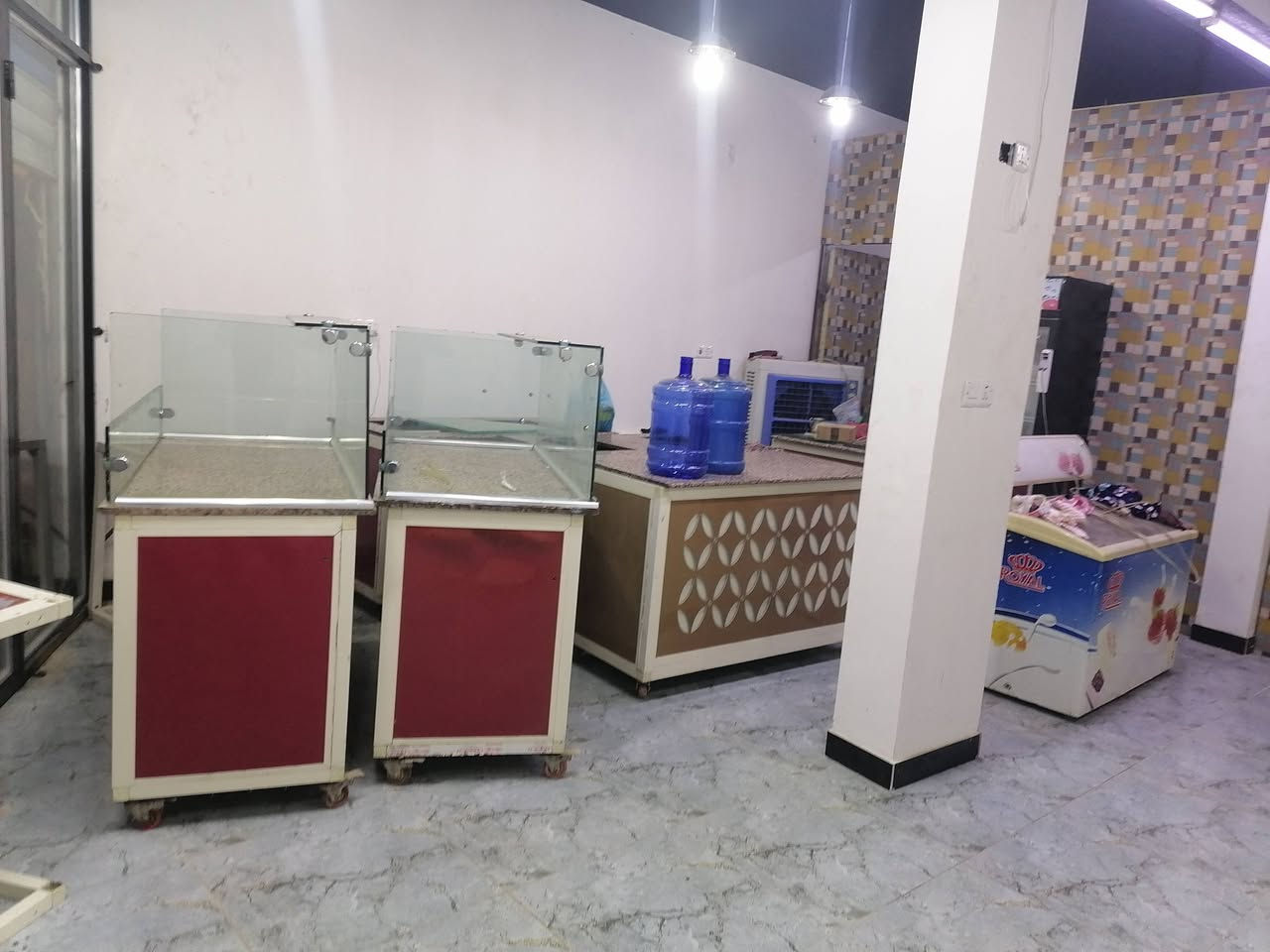 السلام عليكم متوفر فرن وغراض معمل حلويات كاملة للاستفسار اكثر ***********
