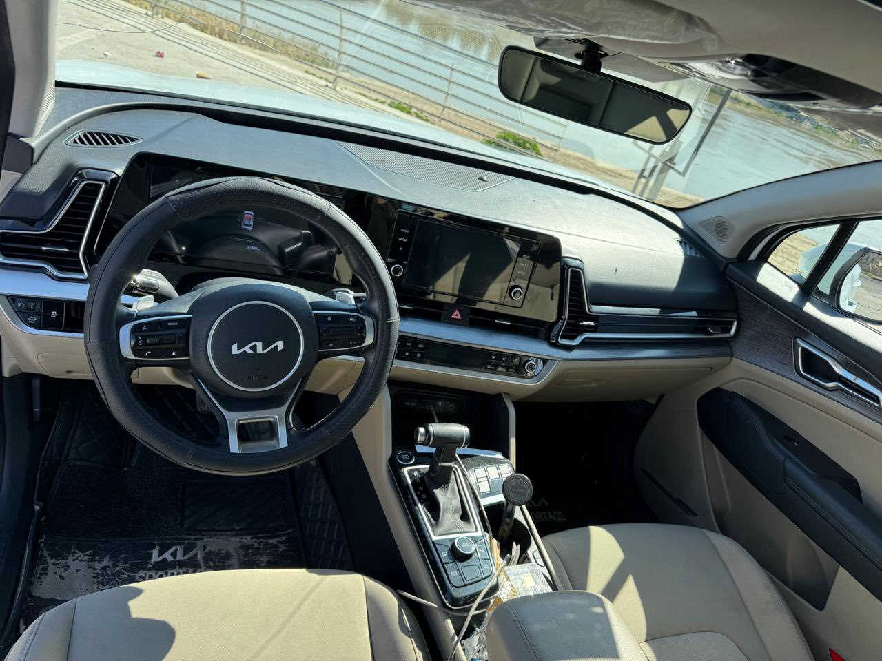 السلام عليكم
سبورتج موديل ٢٠٢٤ فول مواصفات ١/١ 

مكفوله كفاله عامه ماشيه ٣١٠٠٠ الف رقم بغداد الجديد مع هزه جديده اط استفسار الاتصال على  الرقم ***********
