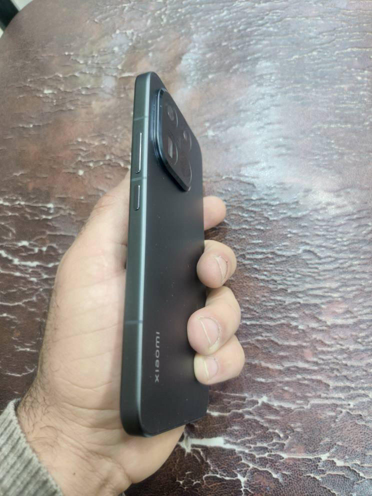 سلام عليكم جهاز xIaomI15TPro
جهاز بعدة بضمان نضافة 99 بل مية مكفول من كلشي  ذاكرة 512 
*********** هاذ رقمي
