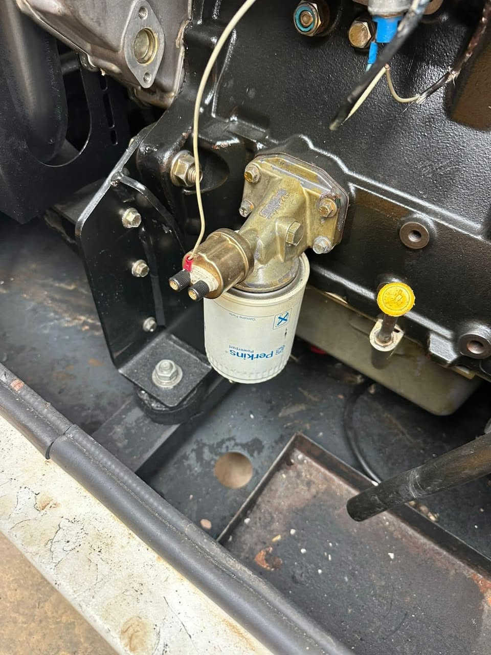 السلام عليكم. 
مولد بيركنز.  حديث  3 بستم    33 كيفي 
آخو الجديد  نظام اوتو. تشغيل إطفاء ذاتي
ما مفتوح بي ولا برغي  لا صرف ولا بخار 
العنوان أربيل 📍.  يوجد توصيل. 🚚
للتواصل.   ***********.
