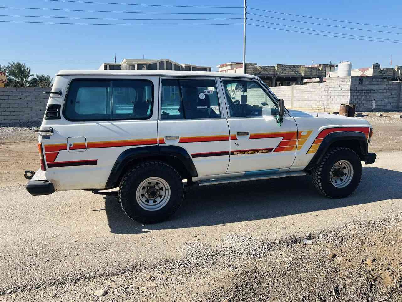 سلام عليكم لاندكرزو موديل 83السياره معمره جديد عله ايدي اي نقص ما بيها ومنضومه غاز شغاله العنوان بغداد بسمايه السعر 52بيها مجال للشراي ***********
