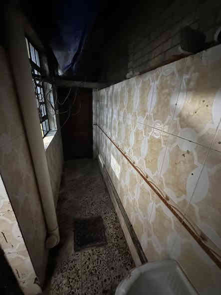 شقة للأيجار ارضيه 
تحتوي على #استقبال #غرفه نوم #مطبخ #خدمات
موقعها 📍الشعب حي التجار شارع الآسواق المركزيه مجاور جامعه الامام الكاظم 
للأستفسار آكثر الأتصال على الأرقآم 
***********
مكتب الأخوين للوساطة العقارية
